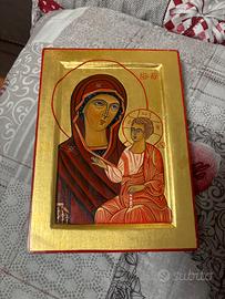Icona sacra vergine con bambino dipianta a mano