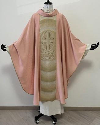 Casula rosacea con decorazione pani e pesci Rosa3