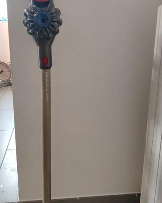 Aspirapolvere Dyson v8