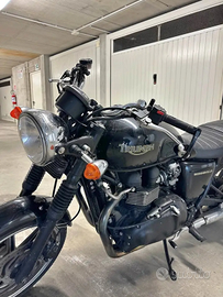 Triumph Bonneville SE