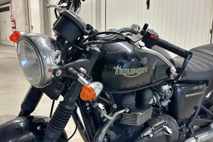 Triumph Bonneville SE