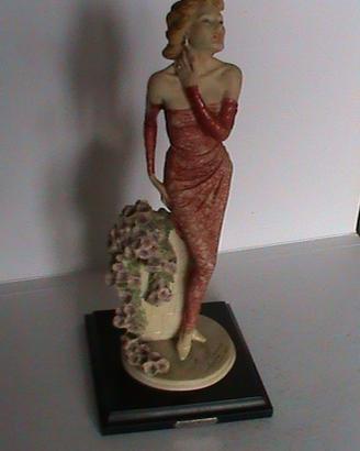 CAPODIMONTE DON. ELEGANTE  VITTORIO TESSARO ANNI90