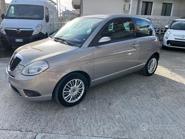 Lancia Ypsilon 1.3 MJT 75 CV Platino