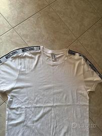 t-shirt moschino 