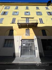 MONOLOCALE A MILANO