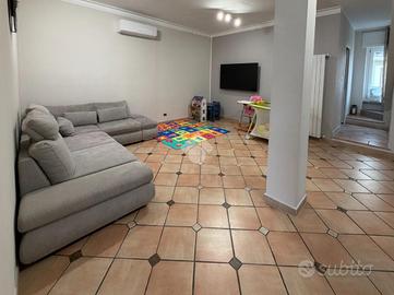 PORZIONE DI TRIFAMILIARE A GRUGLIASCO