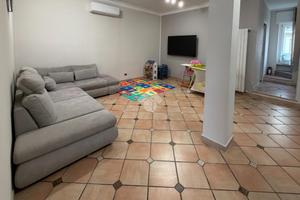 PORZIONE DI TRIFAMILIARE A GRUGLIASCO