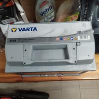 Batteria auto VARTA