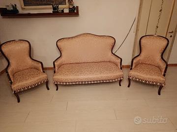 Salottino classico – divano 2 posti + 2 poltrone