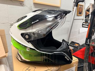 Casco Airoh Commander