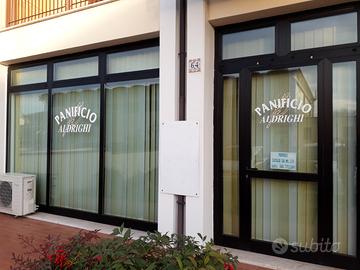 Locale commerciale ex panificio con negozio