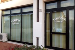 Locale commerciale ex panificio con negozio