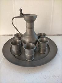 Set in Peltro antico.