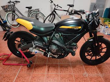 Ducati Scrambler full throttle 