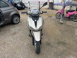Piaggio Beverly 300 Sport