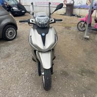 Piaggio Beverly 300 Sport