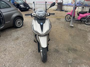 Piaggio Beverly 300 Sport
