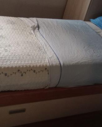 Letto singolo con cassettone e rete
