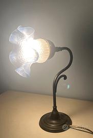 Lampada da comodino classica
