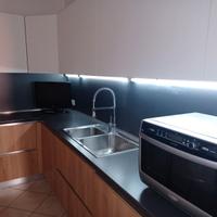 Cucina  ad angolo mt . 3,00 x 2,45