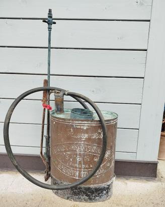 Irroratrice a spalla vintage in rame Del Taglia