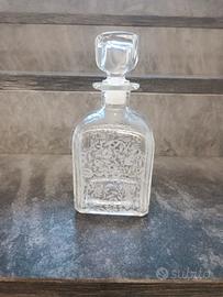 Bottiglia quadrata in vetro