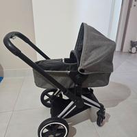 Passeggino giocattolo