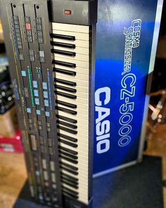 Sintetizzatore vintage CASIO CZ5000