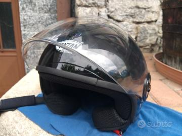Casco jet