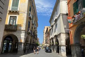 Negozio di 90 mq - locato ad euro 800,00 mensili