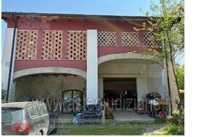 Box/Posto auto Mirandola [A4359499]