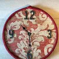 Orologio realizzato a mano,toni del rosso