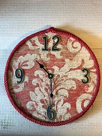 Orologio realizzato a mano,toni del rosso