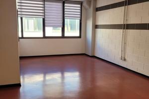 Ufficio/ negozio luminoso