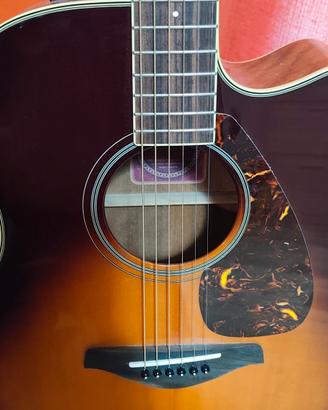 Chitarra elettro acustica Yamaha