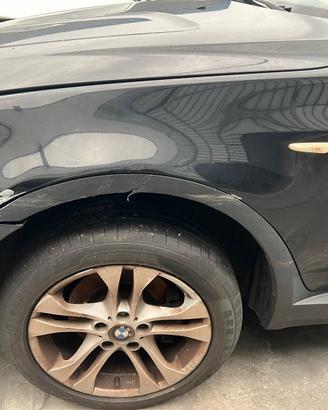 Parafango anteriore sx BMW X3 modello E83 anno 200
