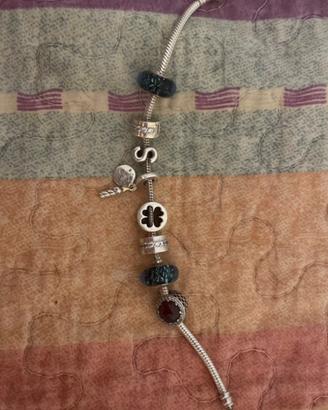 Bracciale Pandora con charm