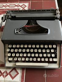 Macchina da scrivere vintage Remington Travel