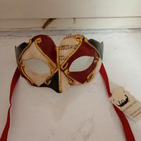 maschera veneziana prodotta a mano 