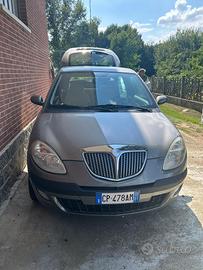 Lancia Ypsilon oro