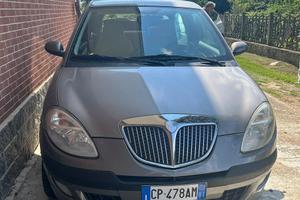Lancia Ypsilon oro