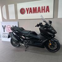 Yamaha TMAX 560 tech max dark magma