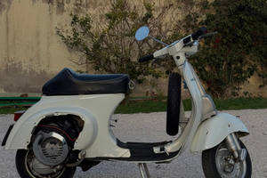 Vespa d'epoca del 1975