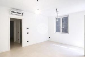 NEGOZIO A SCANZOROSCIATE