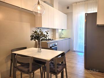 Appartamento arredato con balcone