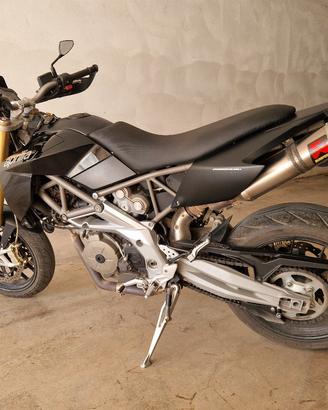 aprilia dorsoduro 750