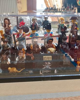 32 minifigure compatibili lego pirati dei caraibi 