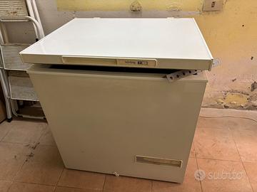 Freezer a pozzo di 210 litri