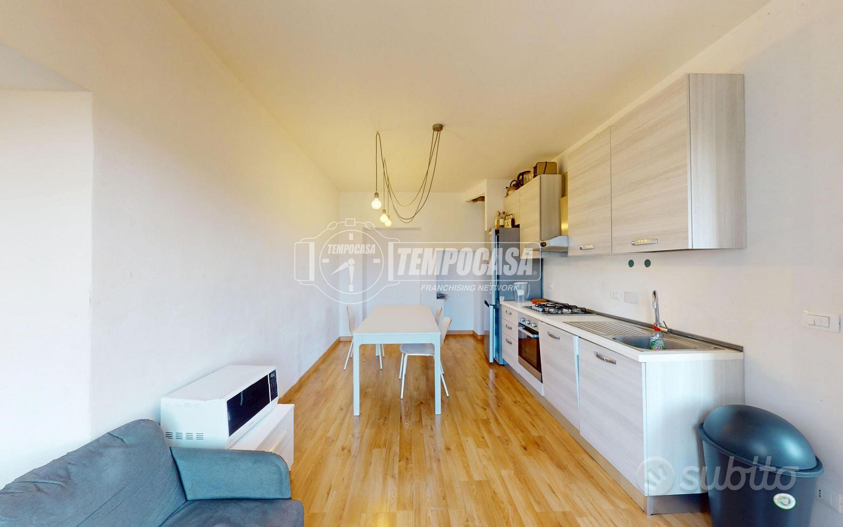 4 LOCALI RISTRUTTURATO IN ZONA CENTRALE! - Vista 3