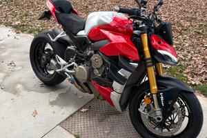 Ducati Streetfighter v4s full Akra